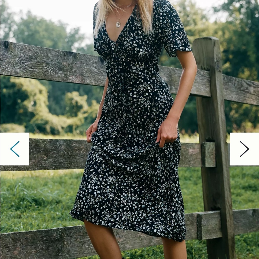 Reformation Tyra Short-Sleeve V-Neck Midi Dress